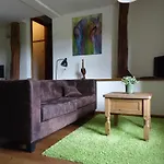 Ferme De Leuze Rustieke Nabij Durbuy, Eigen Laadpalen Bed & Breakfast