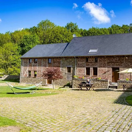 فندق مبيت وإفطار Ferme De Leuze Rustieke Nabij Durbuy, Eigen Laadpalen 2*