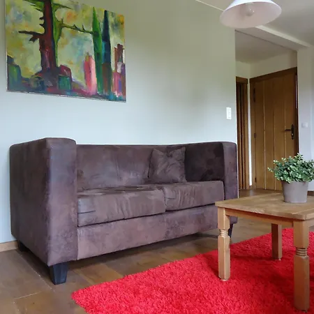 فندق مبيت وإفطار Ferme De Leuze Rustieke Nabij Durbuy, Eigen Laadpalen 2*