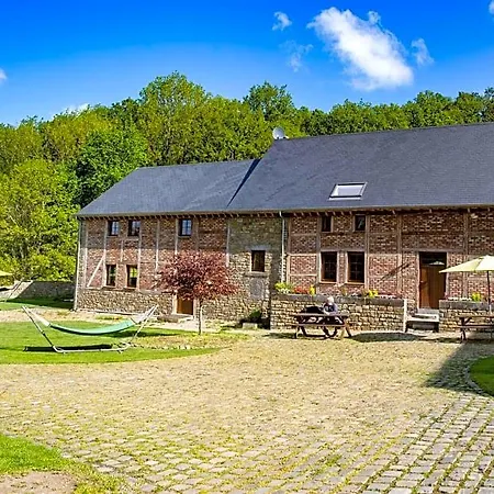 Ferme De Leuze Rustieke Nabij Durbuy, Eigen Laadpalen Bed & Breakfast