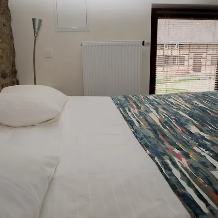 Ferme De Leuze Rustieke Nabij Durbuy, Eigen Laadpalen فندق مبيت وإفطار Somme-Leuze