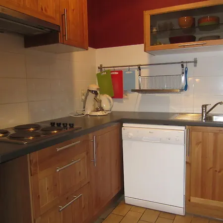 Ferme De Leuze Rustieke Nabij Durbuy, Eigen Laadpalen فندق مبيت وإفطار 2*