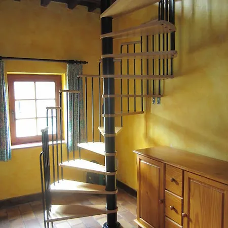 Bed & Breakfast Ferme De Leuze Rustieke Nabij Durbuy, Eigen Laadpalen 2*