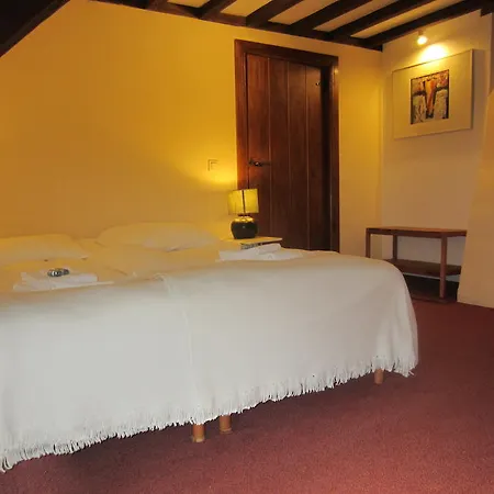 Ferme De Leuze Rustieke Nabij Durbuy, Eigen Laadpalen Bed & Breakfast 2*