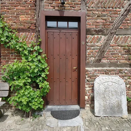 فندق مبيت وإفطار Ferme De Leuze Rustieke Nabij Durbuy, Eigen Laadpalen 2*