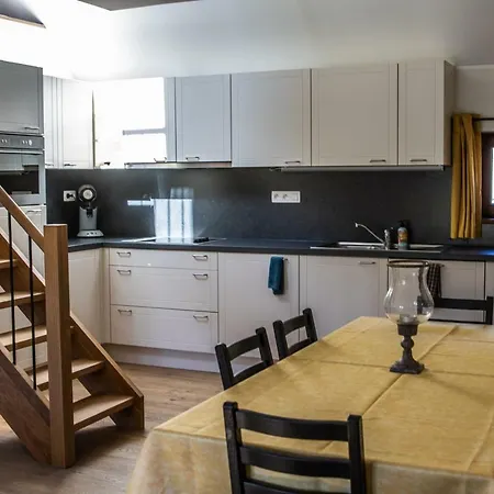 Bed & Breakfast Ferme De Leuze Rustieke Nabij Durbuy, Eigen Laadpalen