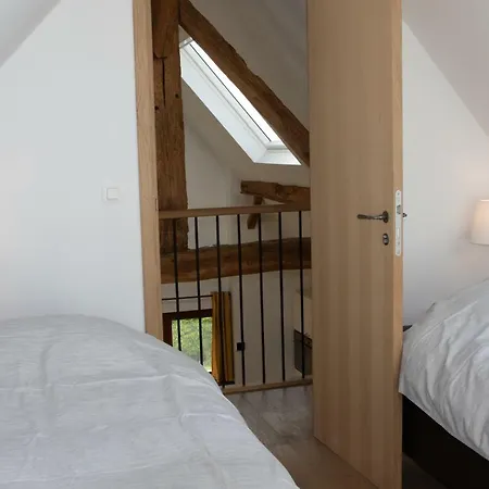 Ferme De Leuze Rustieke Nabij Durbuy, Eigen Laadpalen 住宿加早餐酒店 索姆勒兹
